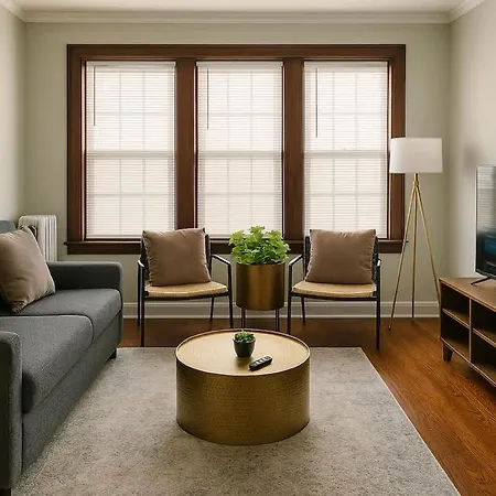 1Br 1Ba Windy City Hideout - Lockwood Rep